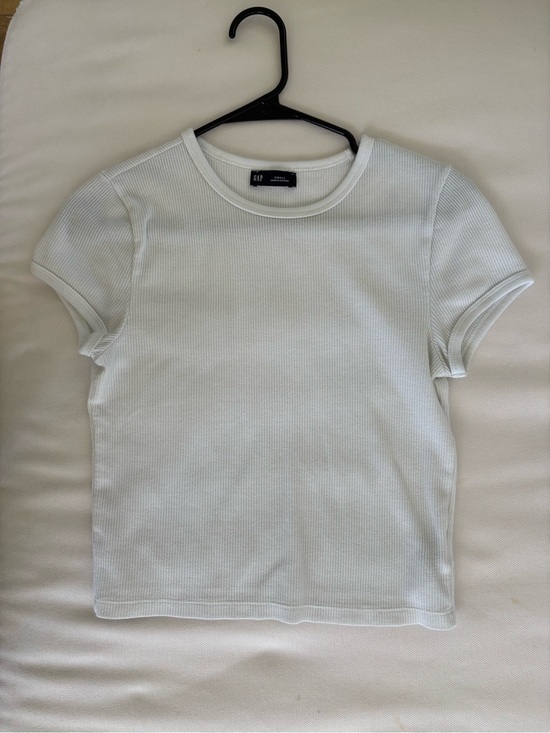 GAP Tops - GAP Women's Light White Ribbed Short Sleeve Tee